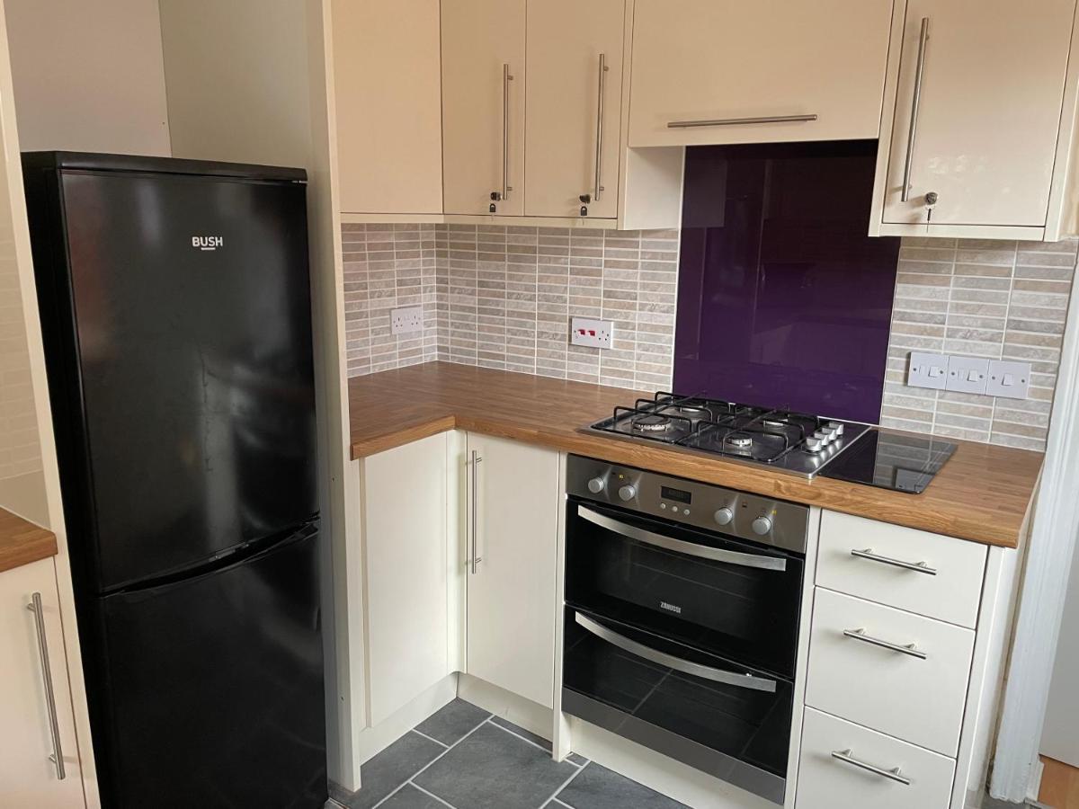 Rooms In A Victorian Comfortable 4-Bedroom House In Milton Keynes Rooms Not En-Suites Wolverton  エクステリア 写真