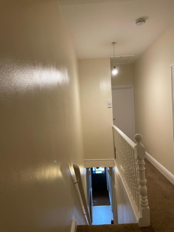 Rooms In A Victorian Comfortable 4-Bedroom House In Milton Keynes Rooms Not En-Suites Wolverton  エクステリア 写真